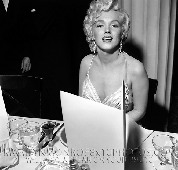 MARILYN MONROE DINNER IN A RESTAURANT (1) RARE 8x10 PHOTO
