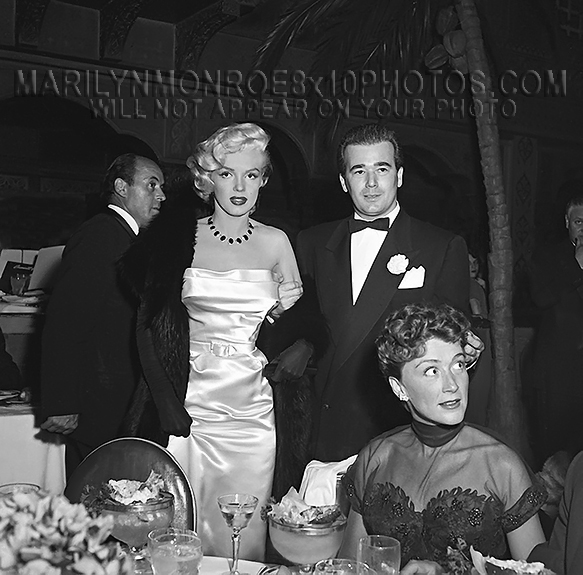 MARILYN MONROE DINNER WITH MARILYN (3) RARE 8x10 PHOTOS