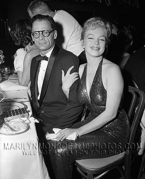 MARILYN MONROE GALA DINNER with ARTHUR (1) RARE 8x10 PHOTO