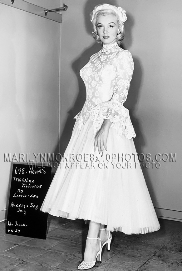 MARILYN MONROE GENTLEMEN WARDROBETEST (1) RARE 8x10 PHOTO
