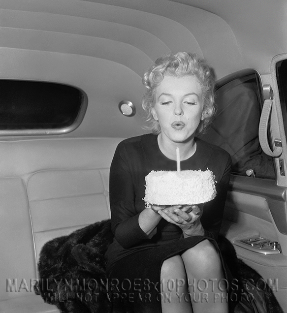 MARILYN MONROE HAPPY BirthDAY IN CAR (1) RARE 8x10 PHOTO