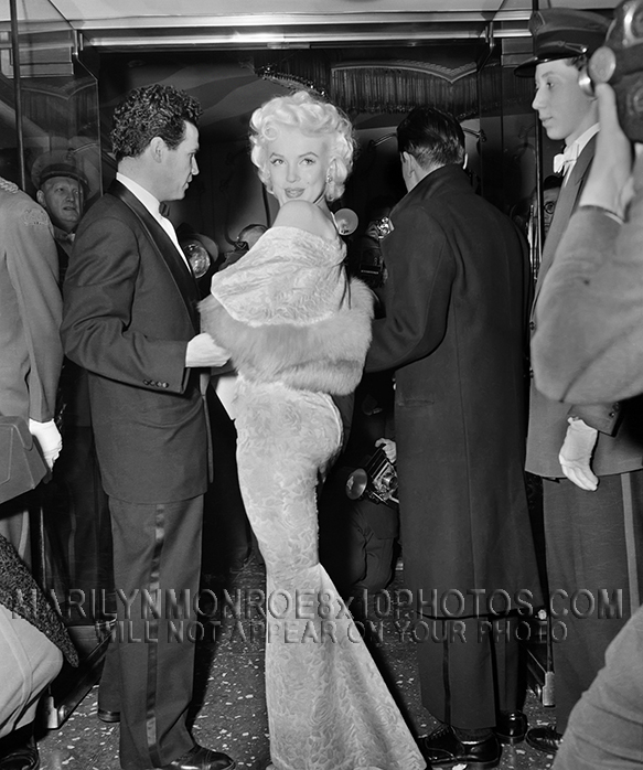 MARILYN MONROE HOTTEST BOD onthe TOWN (1) RARE 8x10 PHOTO