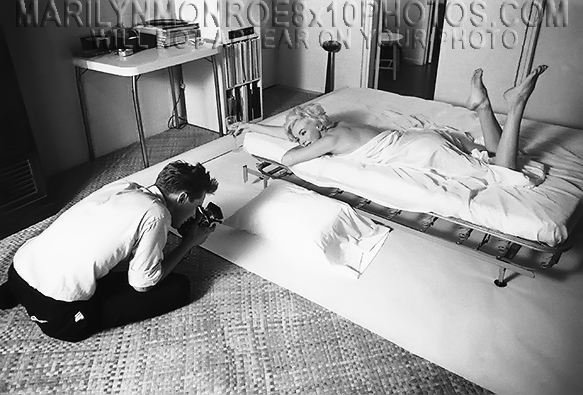MARILYN MONROE IN BED SHEET SHOOT (1) RARE 8x10 PHOTO