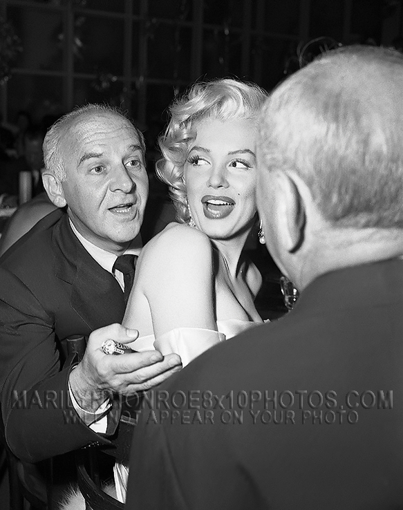 MARILYN MONROE IN BETWEEN MARILYN (1) RARE 8x10 PHOTO