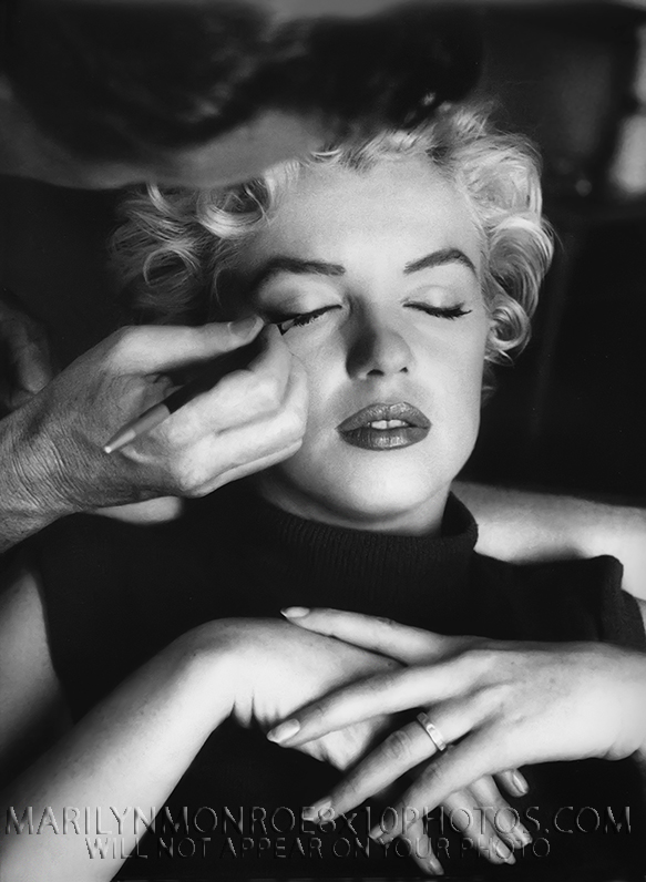 MARILYN MONROE IN MAKEUP CHAIR (1) RARE 8x10 PHOTO