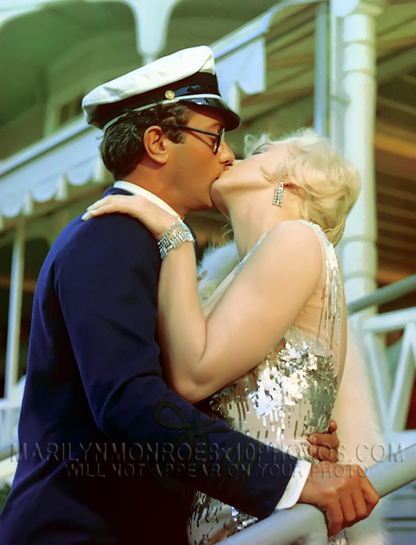 MARILYN MONROE KISSING TONY CURTIS (3) RARE 8x10 PHOTOS