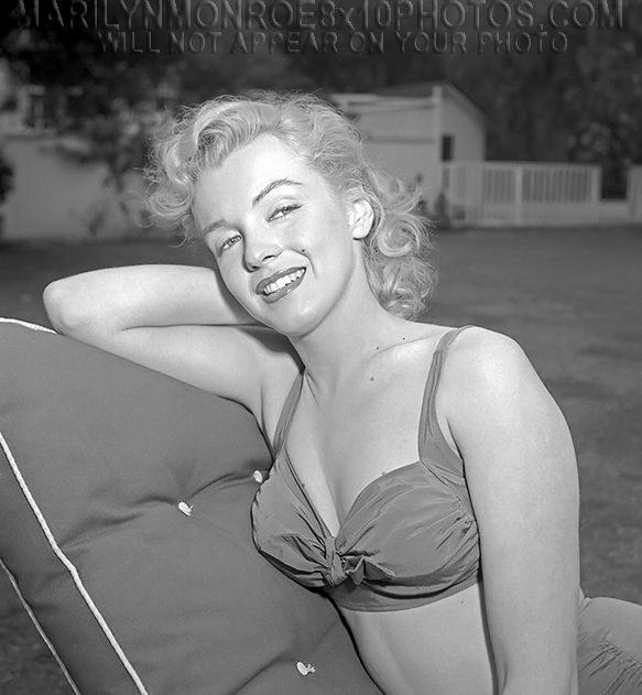 MARILYN MONROE LAWNCHAIR SHOOT (3) RARE 8x10 PHOTOS 