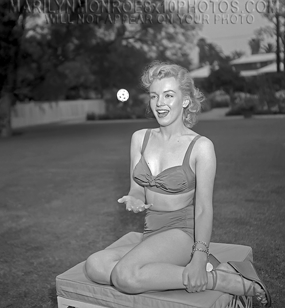 MARILYN MONROE LAWNCHAIR SHOOT (3) RARE 8x10 PHOTOS