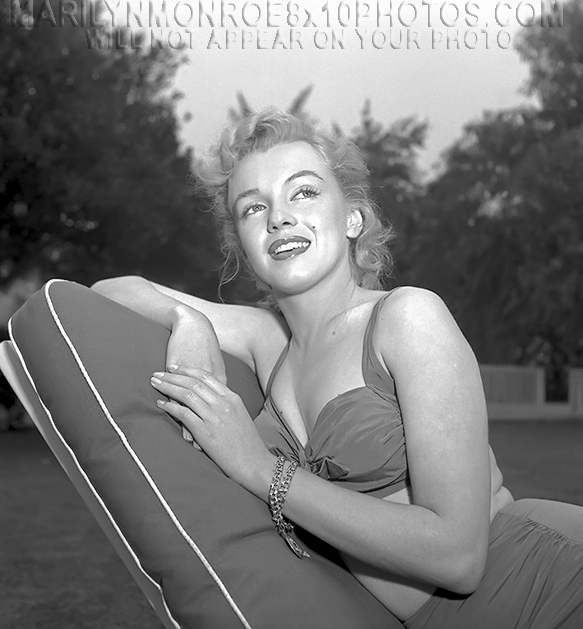 MARILYN MONROE LAWNCHAIR SHOOT (3) RARE 8x10 PHOTOS