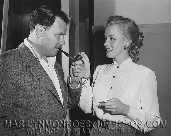 MARILYN MONROE LIGHTING HIS PIPE (1) RARE 8x10 PHOTO