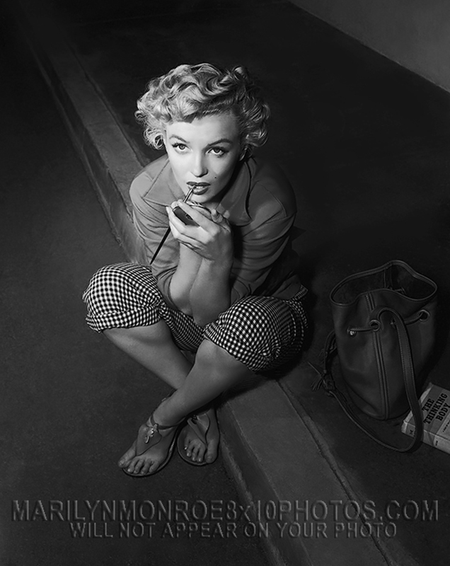 MARILYN MONROE LIPSTICK ON SIDEWALK(1) RARE 8x10 PHOTO