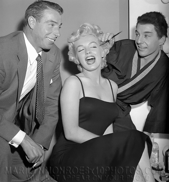 MARILYN MONROE MAKEUP WITH JOE (1) RARE 8x10 PHOTO