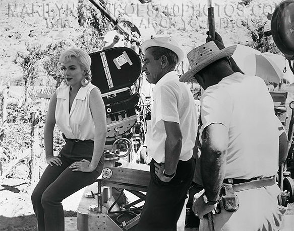 MARILYN MONROE MISFITS BEHIND SCENES (1) RARE 8x10 PHOTO