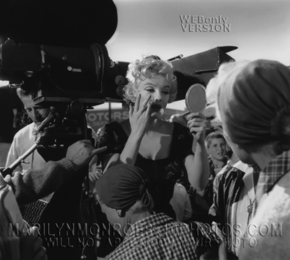 MARILYN MONROE OFF CAMERA MAKEUP (2) RARE 8x10 PHOTOS