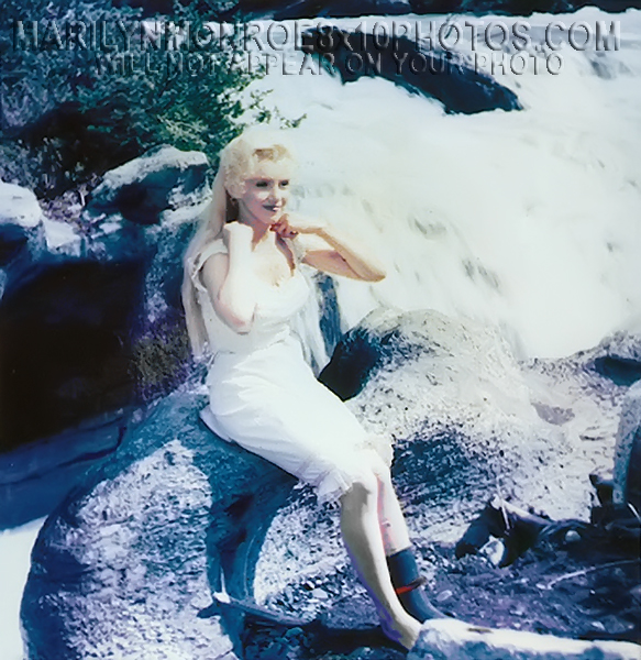 MARILYN MONROE ON A ROCK AT NIAGARA (2) RARE 8x10 PHOTOS