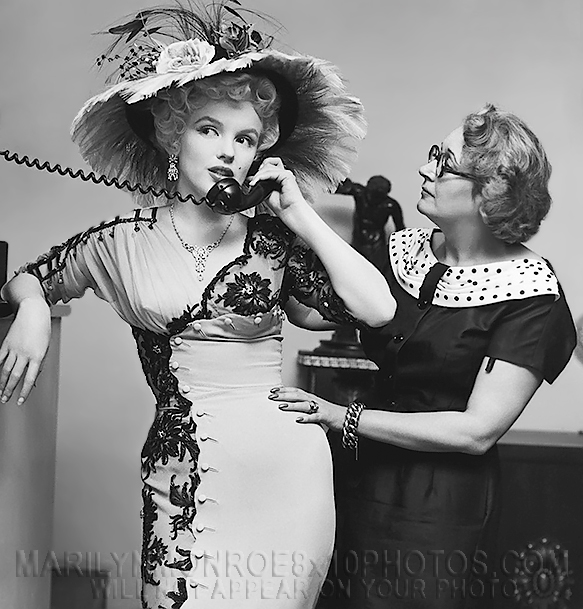 MARILYN MONROE ON PHONE IN COSTUME (1) RARE 8x10 PHOTO