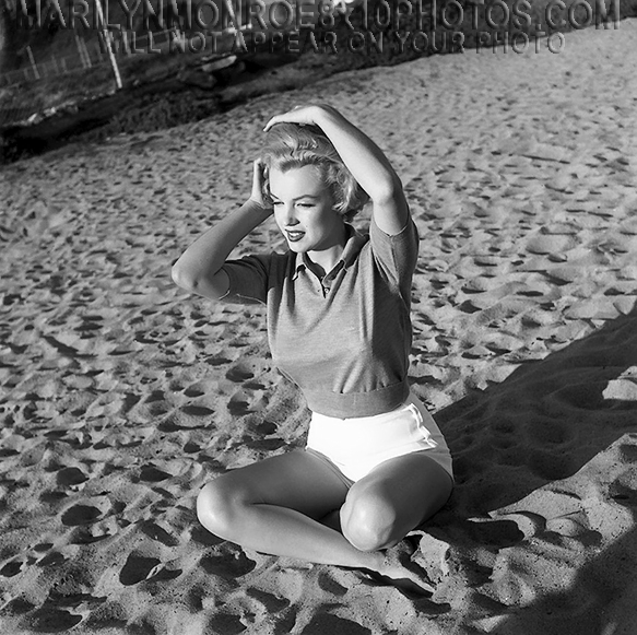 MARILYN MONROE ON THE BEACH (1) RARE 8x10 PHOTO