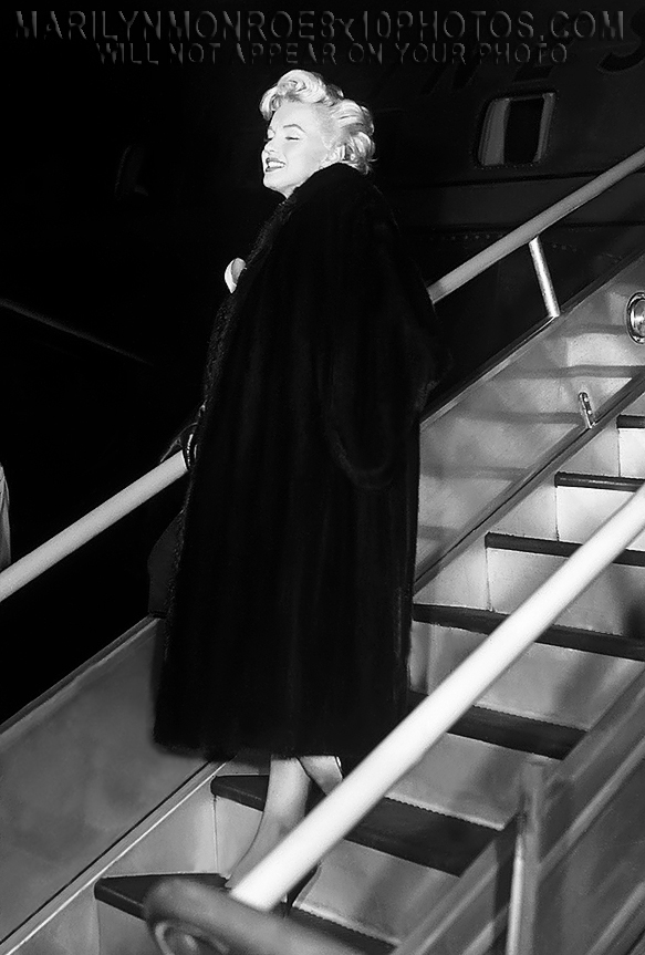 MARILYN MONROE PLANE RAMP FUR BEAUTY (3) RARE 8x10 PHOTOS