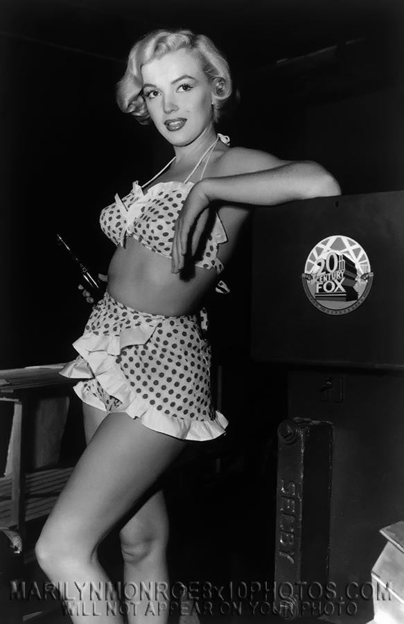 MARILYN MONROE POLKA DOT BREAK (1) RARE 8x10 PHOTO