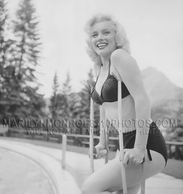 MARILYN MONROE POOLSIDE ON CRUTCHES (3) RARE 8x10 PHOTOS 