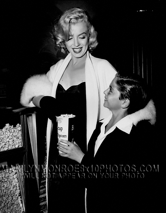 MARILYN MONROE POPCORN from a BOY (1) RARE 8x10 PHOTO