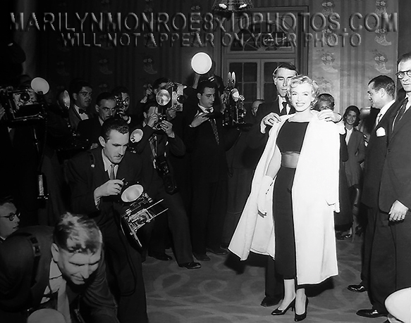 MARILYN MONROE PREMIERE with ARTHUR (1) RARE 8x10 PHOTO