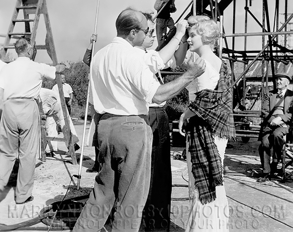 MARILYN MONROE PRINCEnSHOWGiRL OFFSET (2) RARE 8x10 PHOTOS