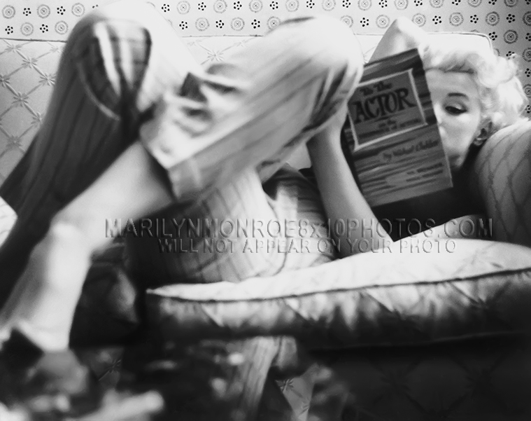 MARILYN MONROE READING FOR THE ACTOR (1) RARE 8x10 PHOTO