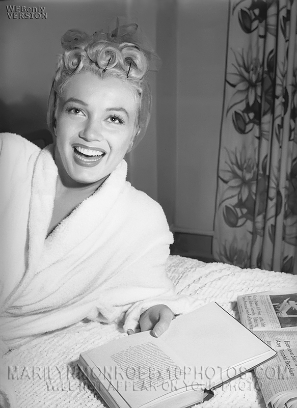 MARILYN MONROE READING in a BATHROBE (3) RARE 8x10 PHOTOS 