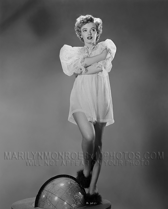 MARILYN MONROE SEETHRU NIGHTIE ONGLOBE (1) RARE 8x10 PHOTO