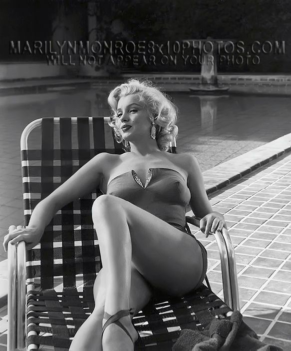 MARILYN MONROE SEXIEST POOLSIDE LEGS (2) RARE 8x10 PHOTOS 