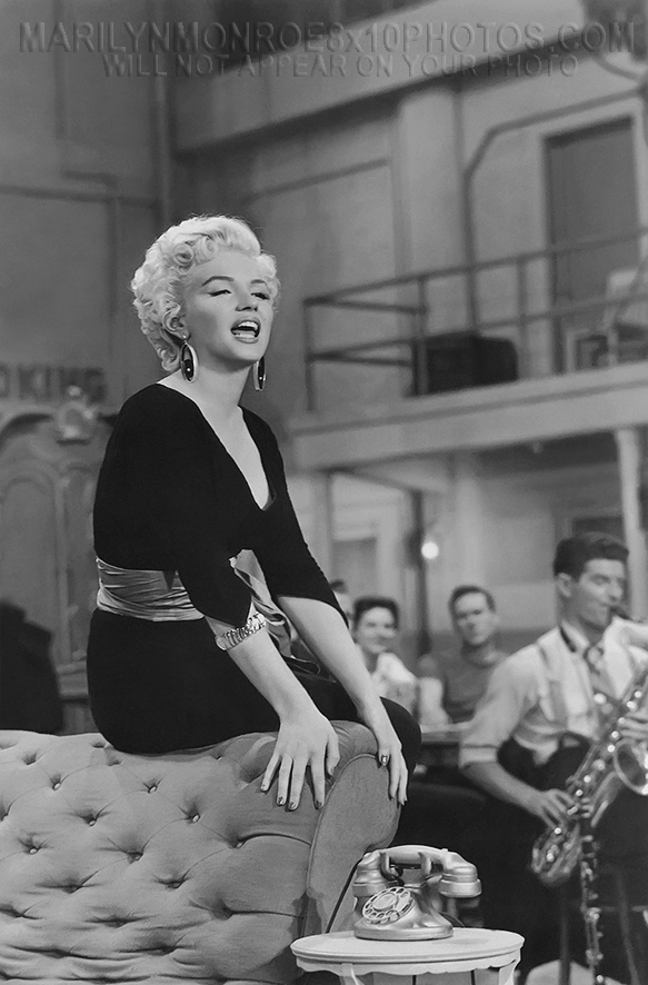 MARILYN MONROE SINGING ONSET (1) RARE 8x10 PHOTO