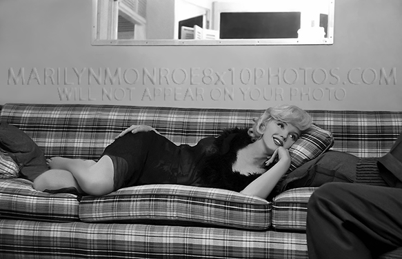 MARILYN MONROE SLIH RELAXING OFFSET (1) RARE 8x10 PHOTO