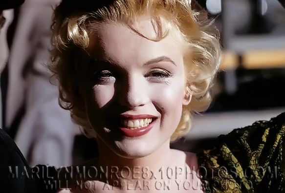 MARILYN MONROE SMILING AT THE RODEO (2) RARE 8x10 PHOTOS 
