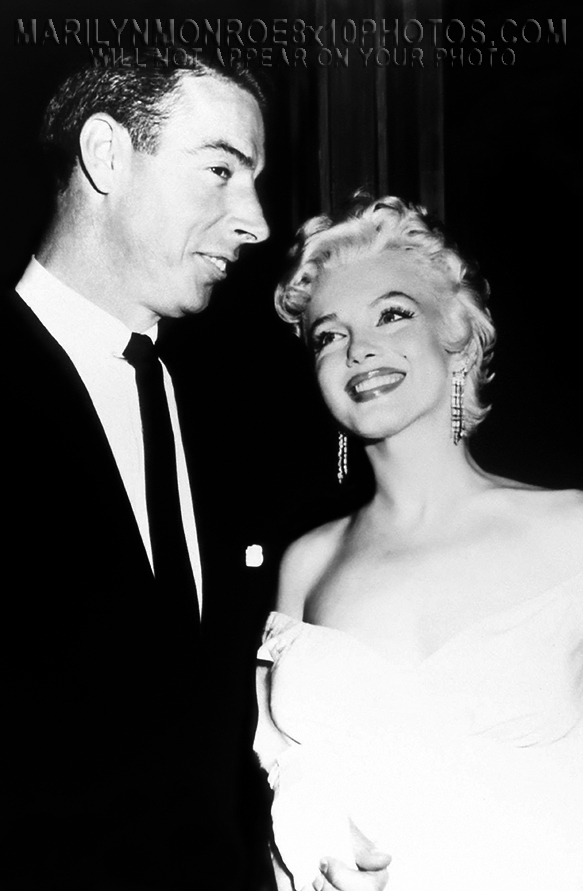 MARILYN MONROE SMILING with JOE (1) RARE 8x10 PHOTO