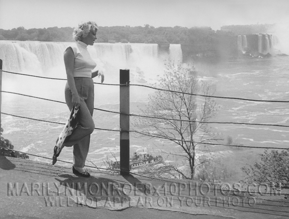 MARILYN MONROE STROLLING in NIAGARA (3) RARE 8x10 PHOTOS