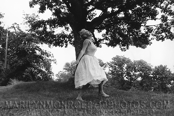 MARILYN MONROE SUNDRESS IN THE SUMMER (1) RARE 8x10 PHOTO