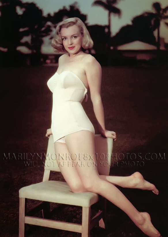 MARILYN MONROE SWIMSUITBEAUTY ONCHAIR (1) RARE 8x10 PHOTO