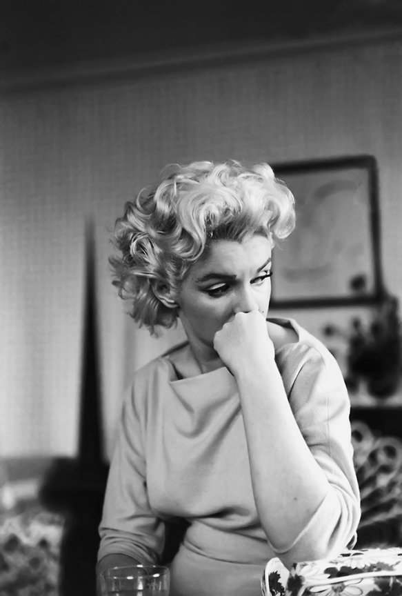 MARILYN MONROE THINKING (2) RARE 8x10 PHOTOS 