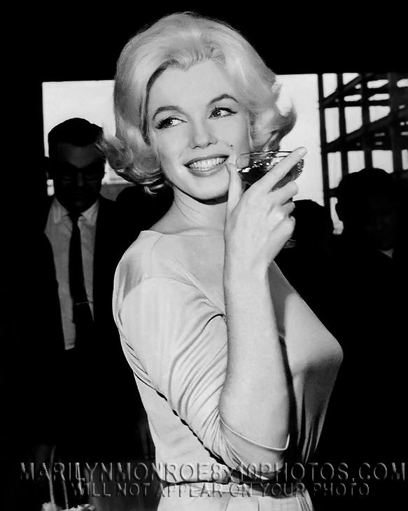 MARILYN MONROE TOASTING MARILYN (1) RARE 8x10 PHOTO