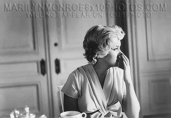 MARILYN MONROE TOUCH YOUR NOSE (1) RARE 8x10 PHOTO