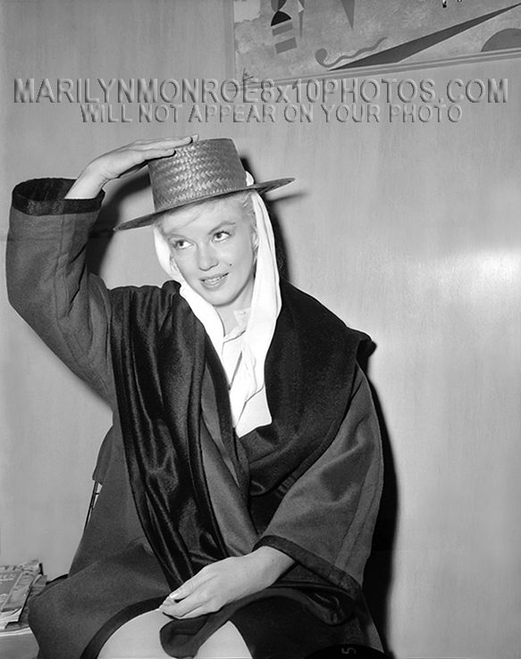 MARILYN MONROE WAITING in STRAW HAT (1) RARE 8x10 PHOTO