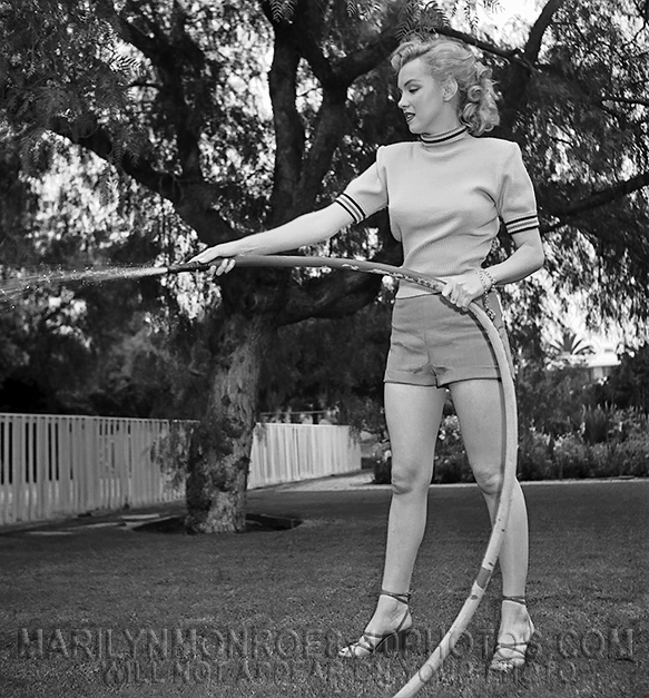MARILYN MONROE WATERING THE LAWN (2) RARE 8x10 PHOTOS 