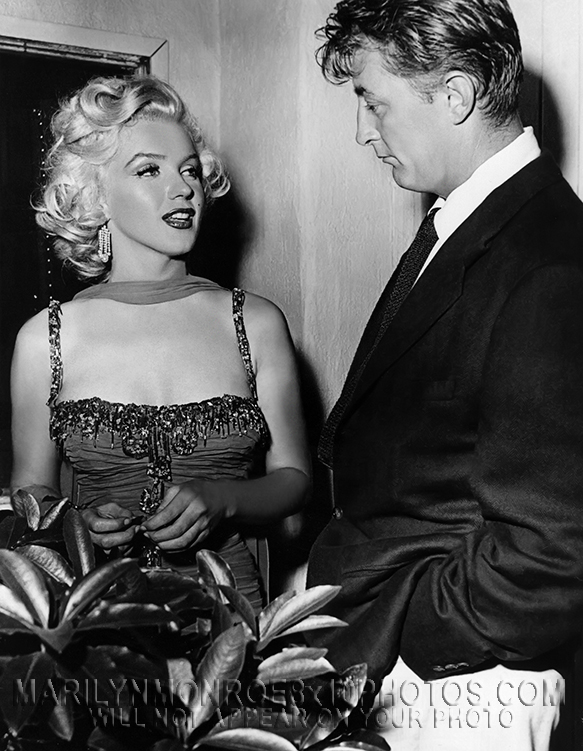 MARILYN MONROE With ROBERT MITCHUM (2) RARE 8x10 PHOTOS 