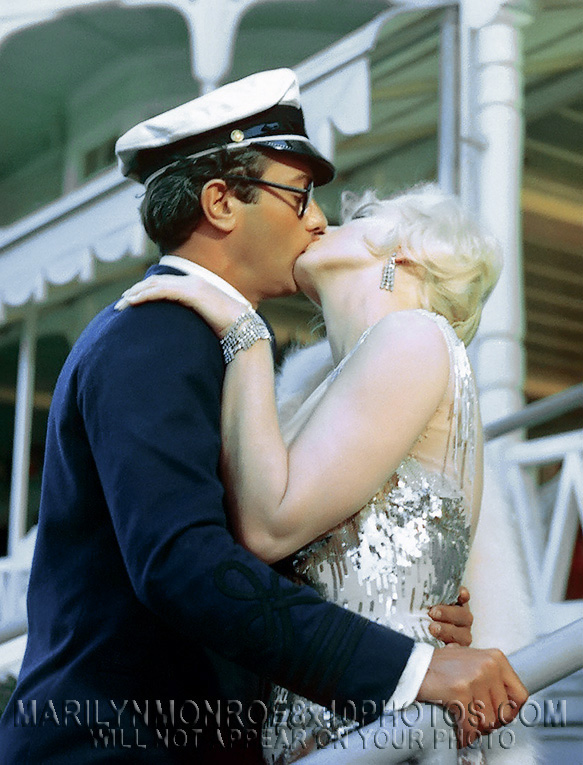 MARILYN MONROE wTONY CURTIS ONtheSET (2) RARE 8x10 PHOTOS 
