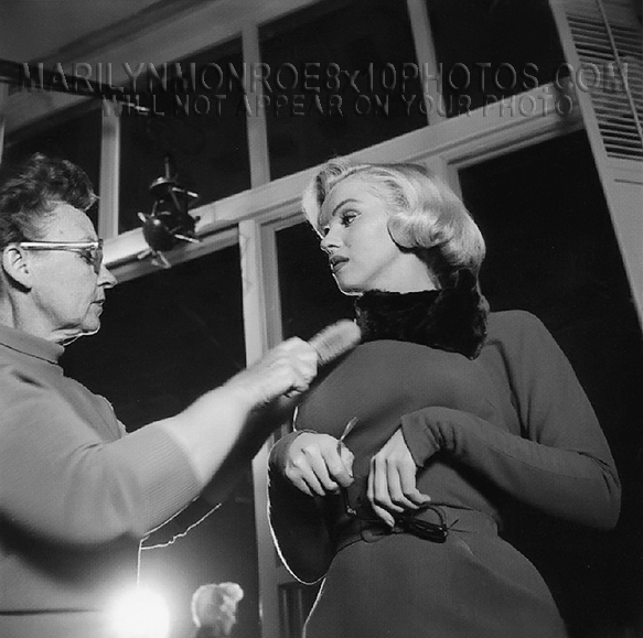 MARILYN MONROE with Wardrobe woman (1) RARE 8x10 PHOTO