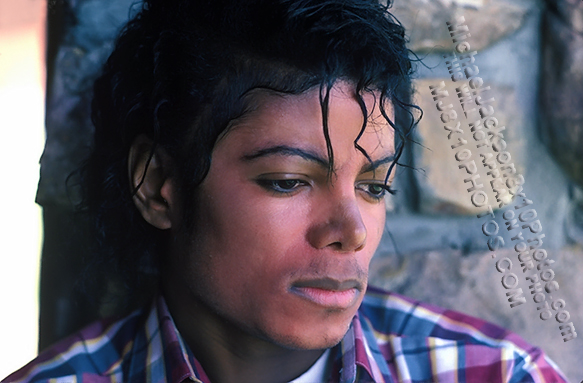 MICHAEL JACKSON 1984 AT HOME ON RANCH (3) RARE 8x10 PHOTOS