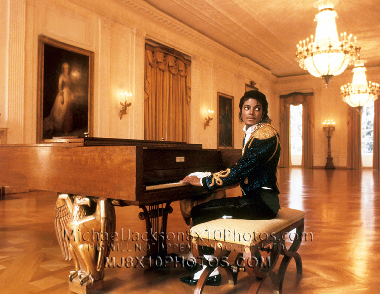 MICHAEL JACKSON  1984 WHITEHOUSE PIANO (2) RARE 8x10 PHOTOS