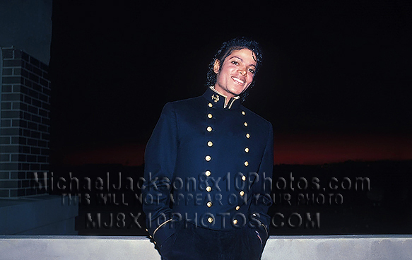 MICHAEL JACKSON 1985 19BUTTONSJACKET (3) RARE 8x10 PHOTOS