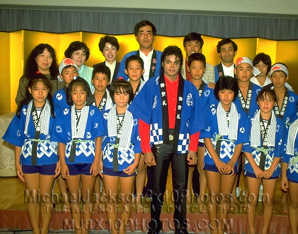 MICHAEL JACKSON  1987 TOURING JAPAN (3) RARE 8x10 PHOTOS